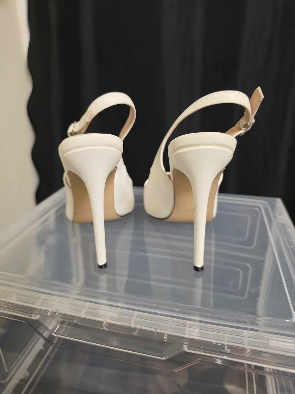 Women's White Pointed Slingback Heels